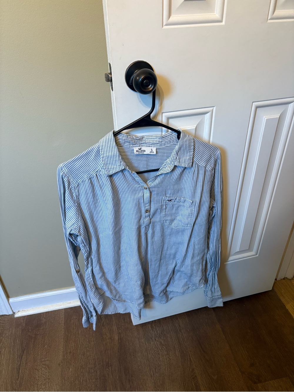 Hollister White and Green Striped Button-Up Shirt